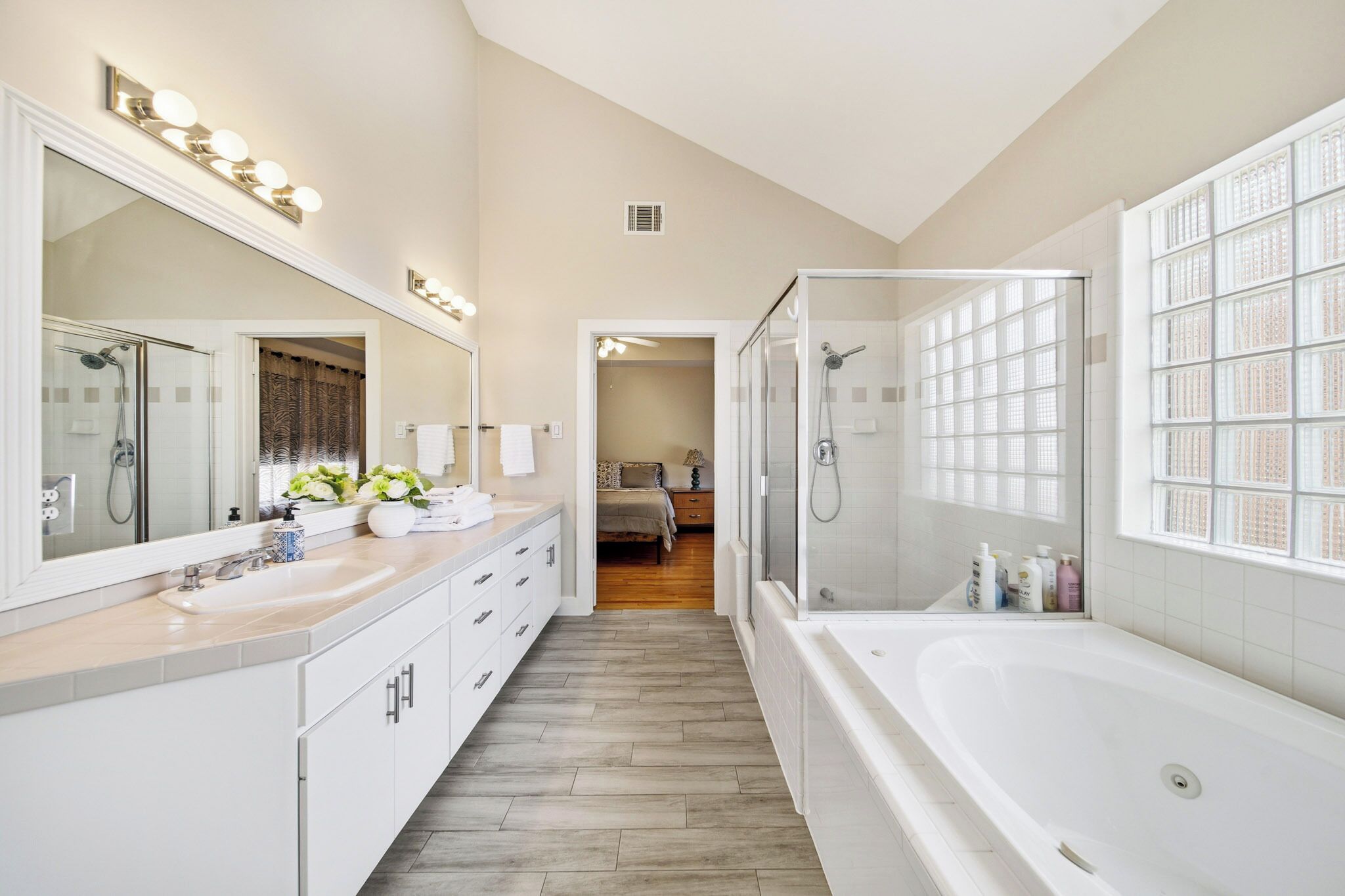Jetted tub, hair dryer, towels, soap
