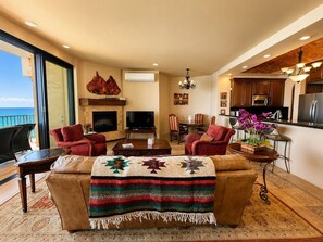 Living area - Beachfront 2BR Escape, Panoramic Views + Starlink in San Carlos, Sonora. (San Carlos)