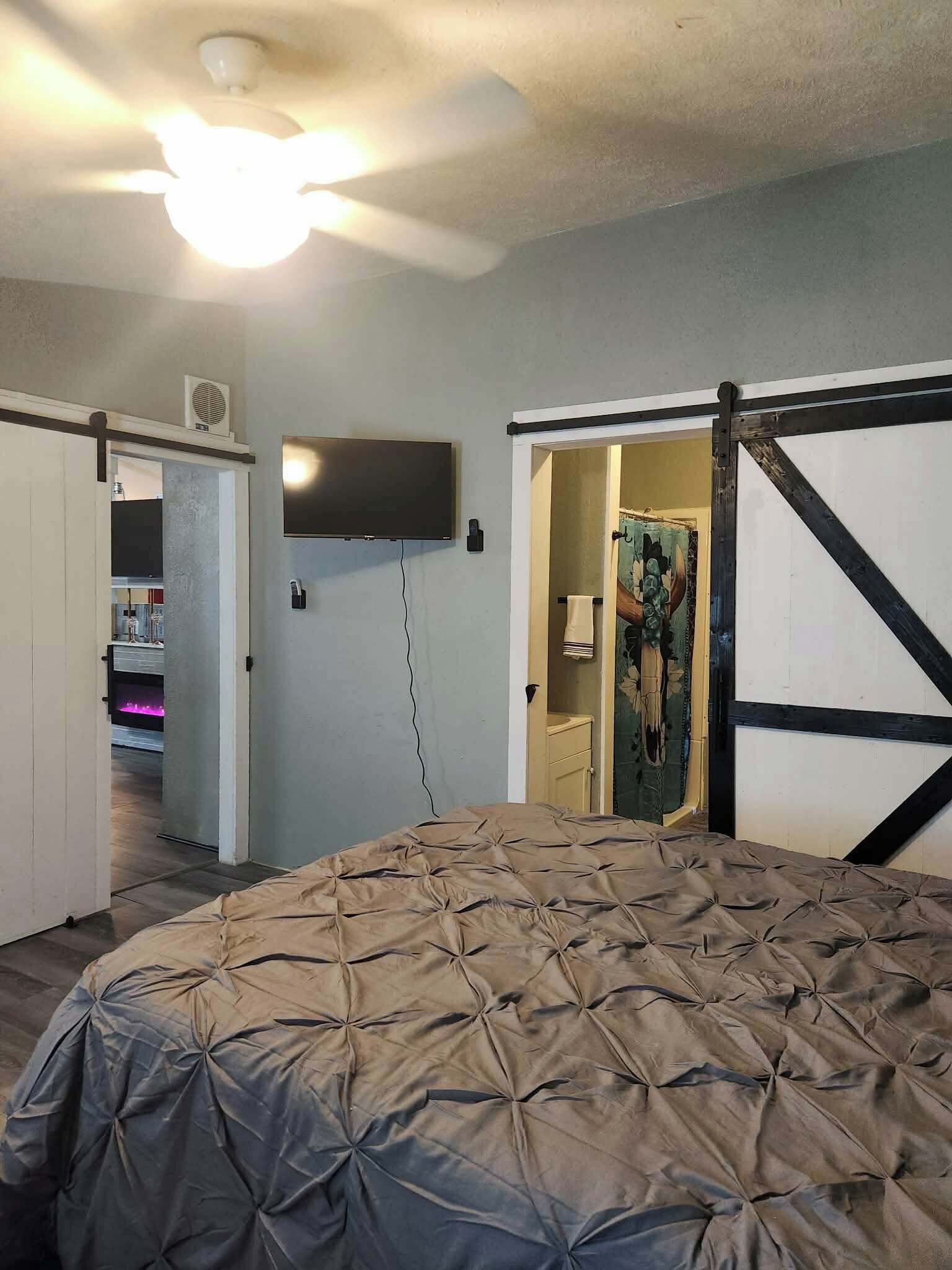 WiFi, bed sheets