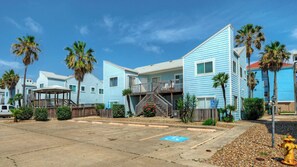 Apartment (1 Bedroom) | Interior - Sea Gypsy by Avantstay Coastal Condo + Community Pool Short Walk to Gulf + Mins to Port Aransas (Corpus Christi)