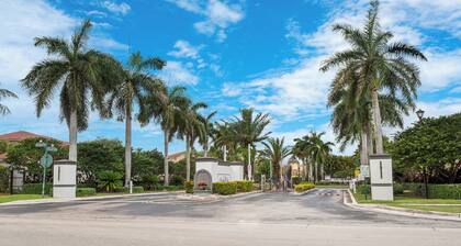 Fabulous 3-bedroom villa with AC in charming Homestead