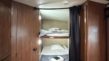 1 habitación, wifi y ropa de cama