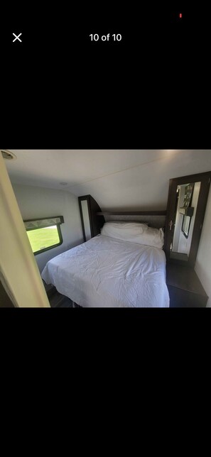 Room - Montana Moon on the Lake "White Hawk" RV #3 (Babb)