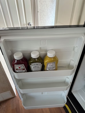 Alimentos y bebidas