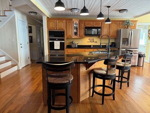 Private kitchen - Peaceful 6BR Retreat - Wrap-Around Porch, 600sf Study & Amazing Views (Villa Rica)