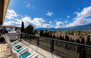 Property grounds - Central Manson Home-Pool, Hot Tub, Lake Views (Manson)