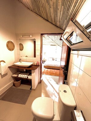 Bathroom - Vrbo Property (Kabrousse)