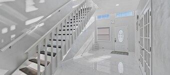 Bright 3-bedroom beach house with AC in charming Norfolk