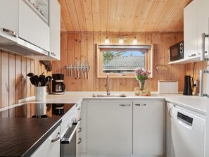 Private kitchen - "Apelun" - 60m from the sea by Interhome (Nexø)