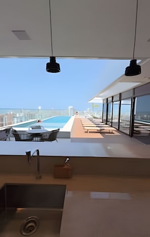 Deluxe Apartment | Pool | 15 outdoor pools, open 5:00 AM to midnight, pool loungers - Beach Class Meireles by HostFácil (Fortaleza)