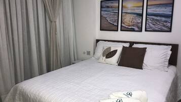 Superior studio, airconditioning, uitzicht op de stad | Een laptopwerkplek, gratis wifi
