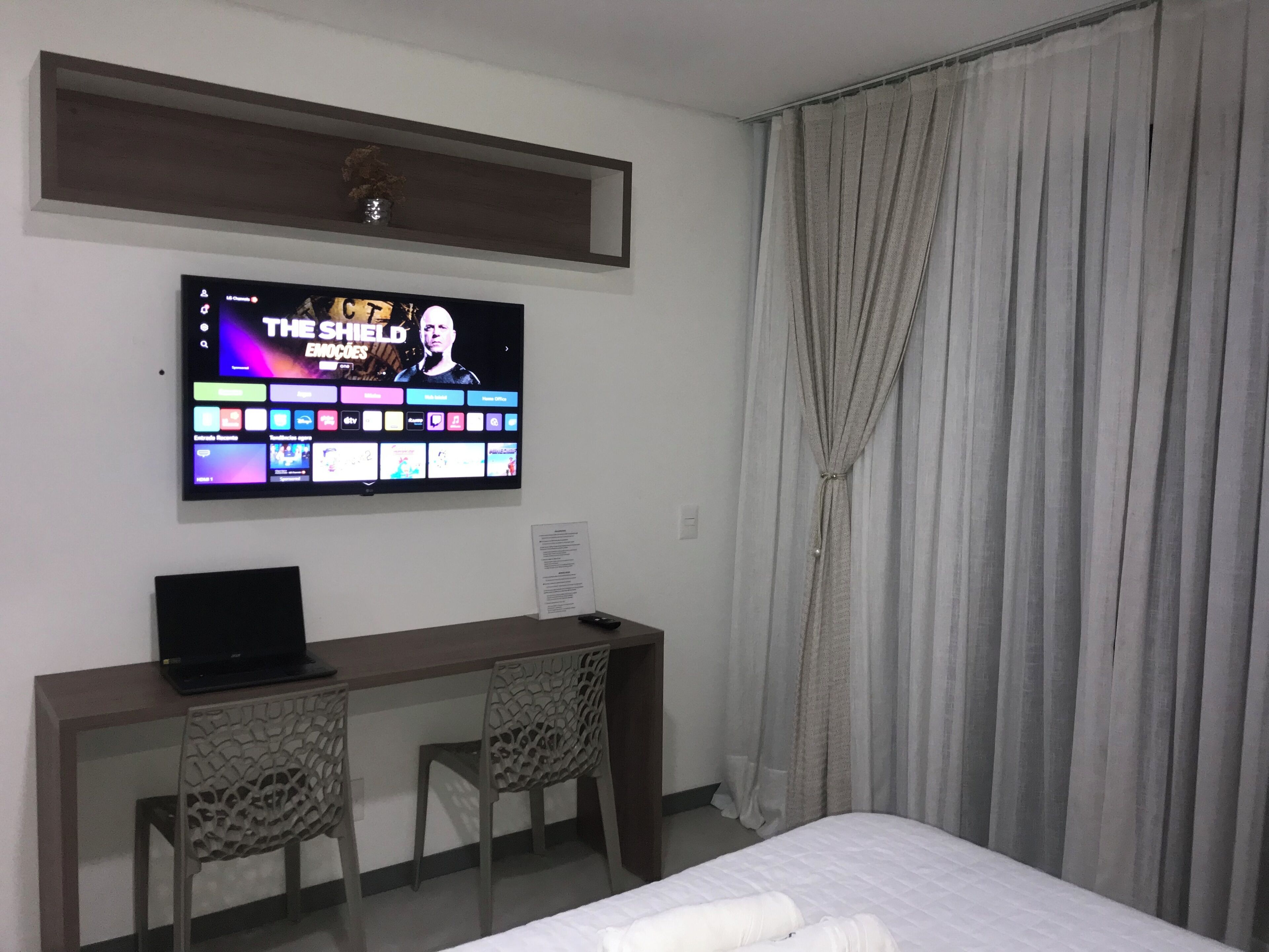 Estudio superior, Aire acondicionado, vistas a la ciudad | Espacio para trabajar con un portátil y wifi gratis