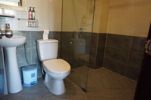 Bathroom - Hanoi Serenity Hotel 2 (Hanoi)