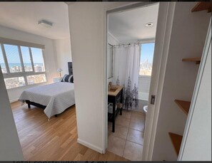 Room - Marvelous 2-bedroom apartment in vibrant Mar del Plata near the beach (Mar del Plata)