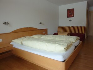 Room - Apartment  by Interhome (Samnaun)