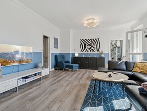 Fernseher, Kamin