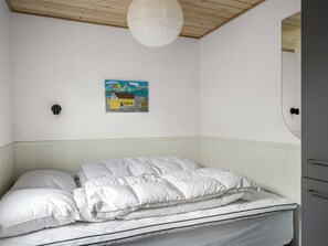 Room - "Ioar" - 10m from the sea by Interhome (Bjert)