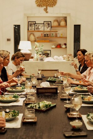 Dining - Spacious 6-bedroom beachfront estate with staff in serene Koh Samui (Koh Samui)