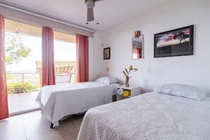 Room - Ocean View Home & Gallery with Infinity Pool and Private Outdoor Areas (Tamarindo)