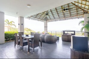 Outdoor dining - Ocean View Home & Gallery with Infinity Pool and Private Outdoor Areas (Tamarindo)