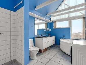 Bathroom - "Suna" - 95m from the sea by Interhome (Assens)