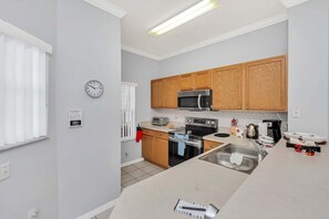 Townhome, Multiple Beds, Pool Access, Pool View (EMI101-8517-3) | Private kitchen