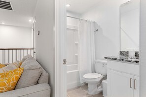 Maison mitoyenne, plusieurs lits, accès piscine, vue piscine (SLA106-2318-5-GP) | Salle de bain