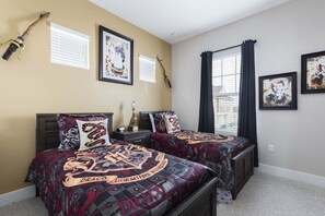 Townhome, Multiple Beds, Pool Access, Garden View (SMV137-7582-5-G) - Beautiful Family Villa BBQ Patio 5min to Disney (Kissimmee)
