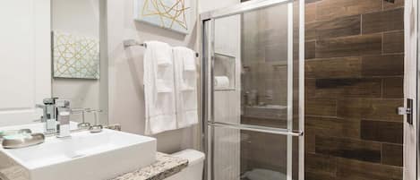 Townhome, Multiple Beds, Pool Access (SMV128-7596-4-G) | Bathroom
