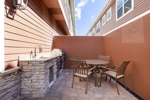 Outdoor dining - Amazing Family Villa 5min-disney BBQ 128 (Kissimmee)