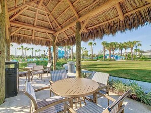 Outdoor dining - Champions Gate Retreat: Private Pool & Top Resort (Davenport)