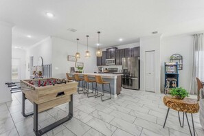 Townhome, Multiple Beds, Pool Access, Pool View (CHG111-1098-5-GP) | Private kitchen