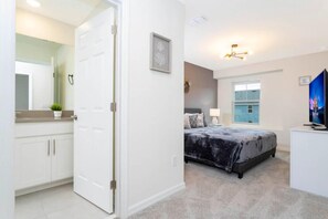 Townhouse, Beberapa Tempat Tidur, akses ke kolam renang, pemandangan kolam renang (SLA102-2186-5-GP)