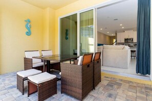 Casa adossada, diversos llits, accés a la piscina, vistes a la piscina (SLA102-2186-5-GP) | Servei de restauració