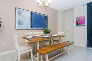 Townhome, Multiple Beds, Pool Access, Pool View (SLA102-2186-5-GP) | Dining