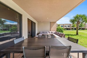 Townhome, Multiple Beds, Pool Access (MVR101-3088-3-G) | Outdoor dining