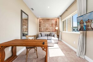 Townhome, Multiple Beds, Pool Access (MVR101-3088-3-G) | Living area