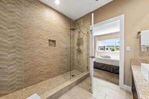 Townhouse, Beberapa Tempat Tidur, akses ke kolam renang (MVR101-3088-3-G) | Kamar mandi