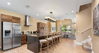 Bright and Modern Townhome at Magic Village Superb Disney Location