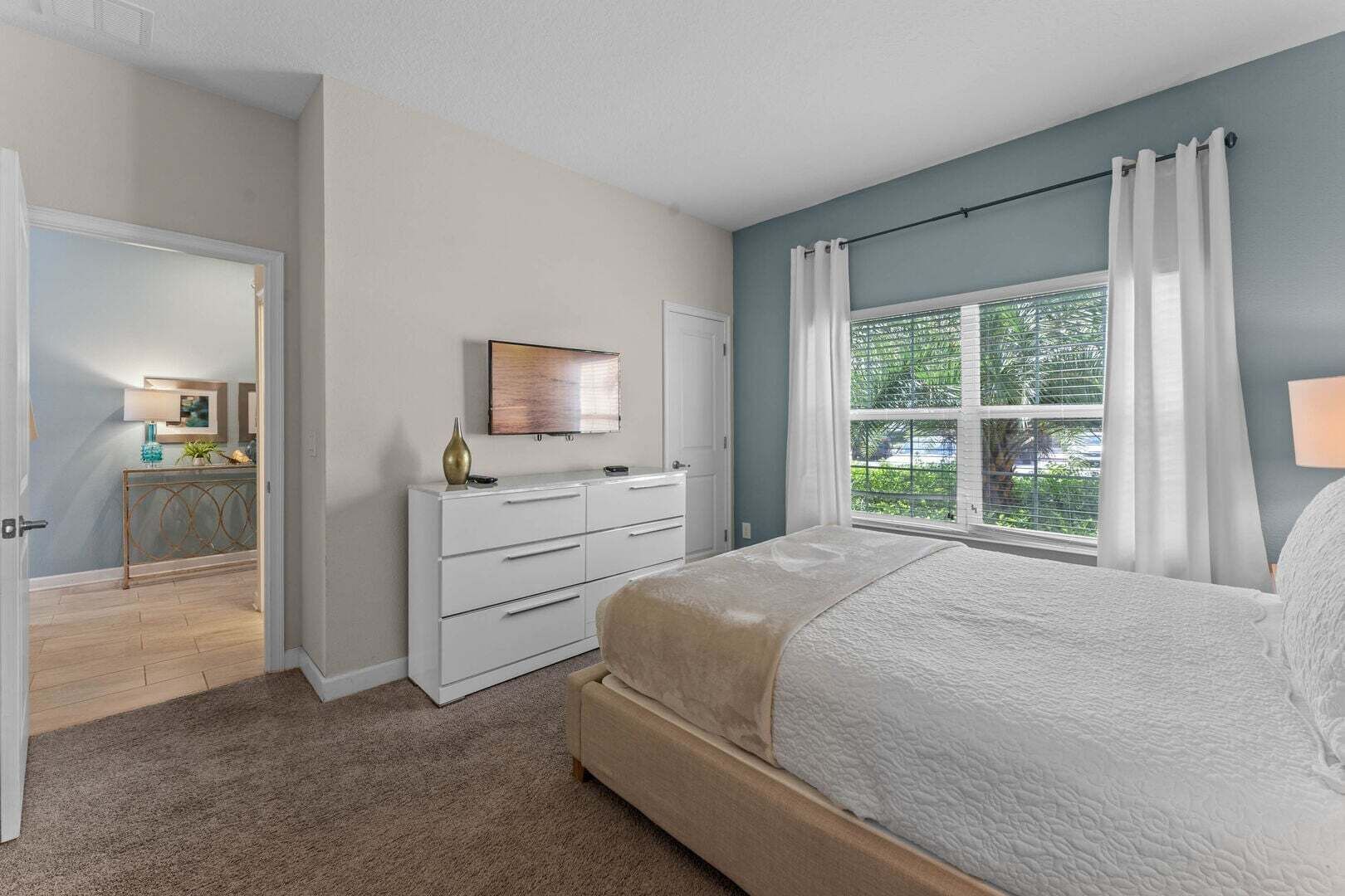 4 bedrooms