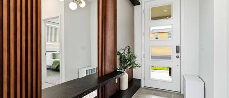 House, Multiple Beds, Pool Access, Pool View (SLA107-9105-9-P) | Interior