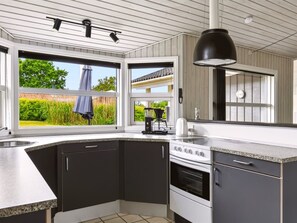 Fridge, microwave, dishwasher, cookware/dishes/utensils - "Hedvig" - 500m from the sea by Interhome (Hejls)