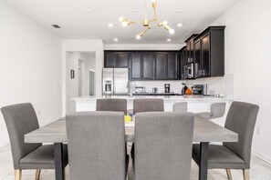 Dining - Spacious 3BR Home in Champions Gate Near Disney (Davenport)
