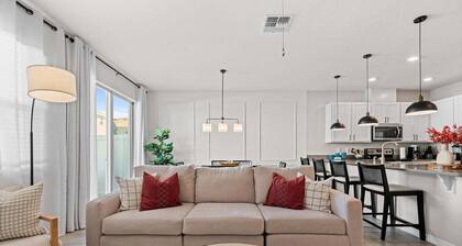 Newly Renovated! Charming Challet at Compass Bay
