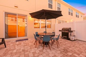 Townhome, Multiple Beds, Pool Access, Pool View (CB101-5123-4-G) | Outdoor dining