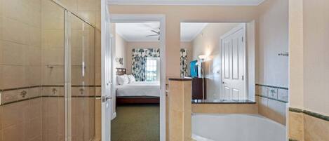Condo, Multiple Beds, Pool Access, Pool View (REU102-7655-301-3) | Bathroom