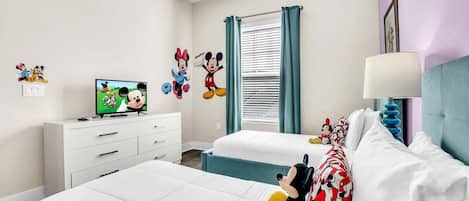 Townhome, Multiple Beds, Pool Access, Pool View (SMV112-2649-5-GS) | 5 bedrooms