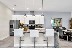 Townhome, Multiple Beds, Pool Access, Pool View (SMV112-2649-5-GS) | Dining