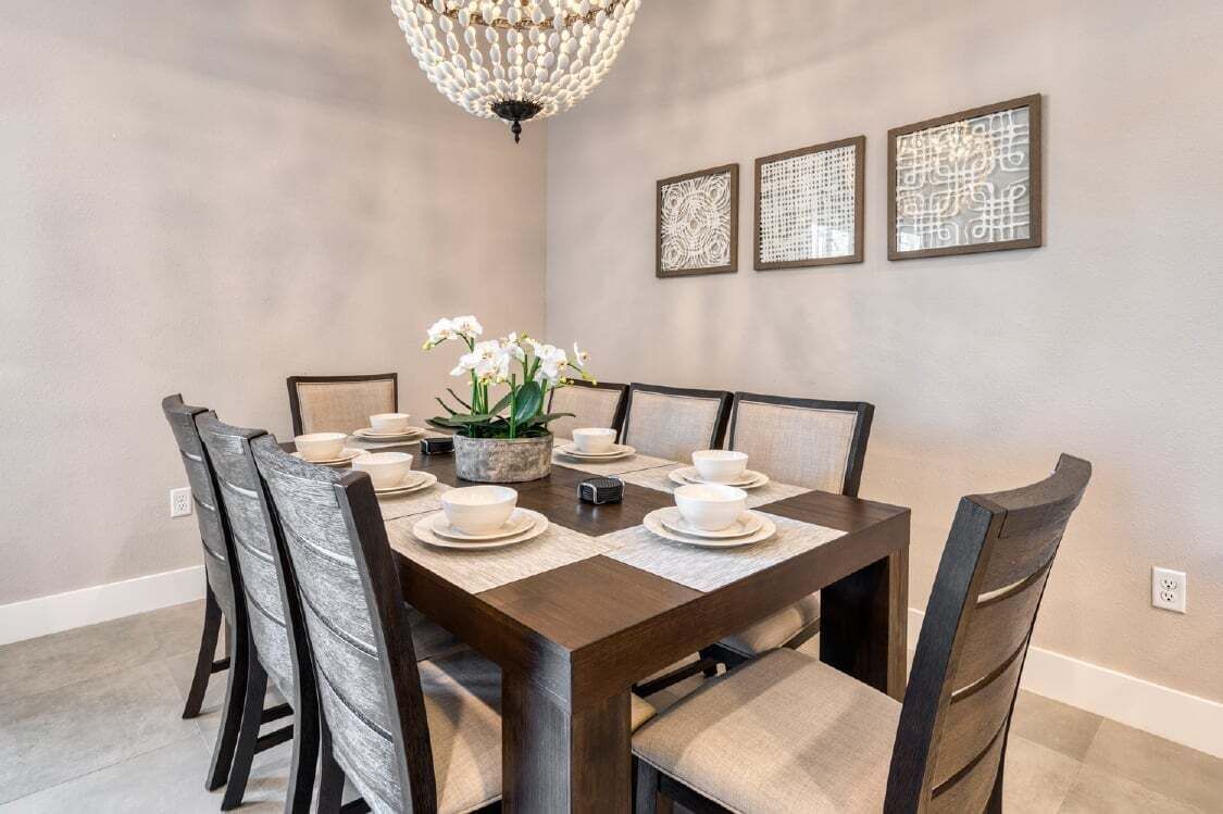 Room, Multiple Beds, Pool Access, Pool View (SMV154-7599-5-GS) | Dining