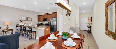 House, Multiple Beds, Pool Access, Pool View (STL107-4887-4-GP) | Dining
